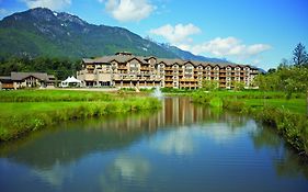 Squamish Executive Suites Hotel